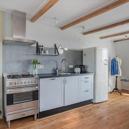 Uniek Verblijf In Herenhuis, Eigen Appartement Op De Tweede Etage Van Ons Huis Леэварден Экстерьер фото