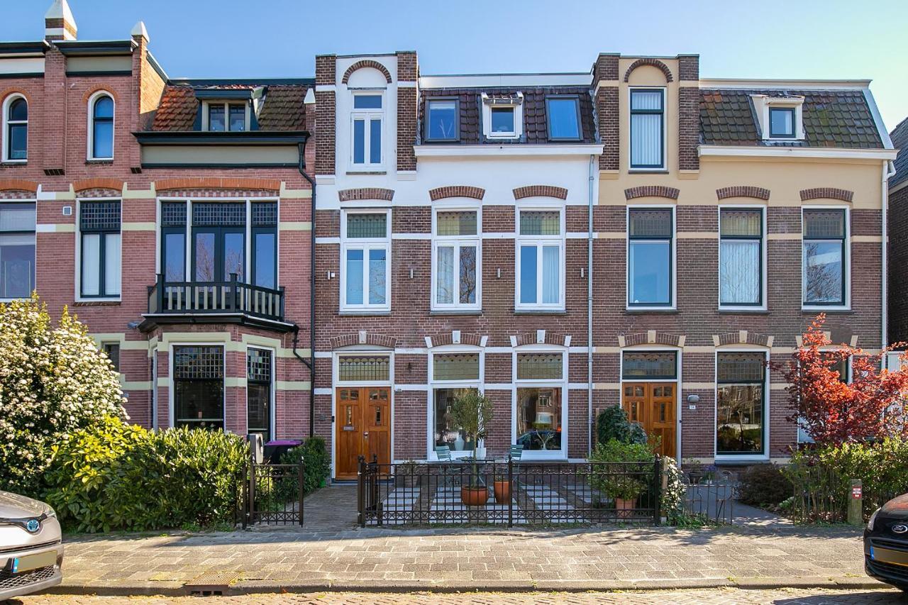 Uniek Verblijf In Herenhuis, Eigen Appartement Op De Tweede Etage Van Ons Huis Леэварден Экстерьер фото